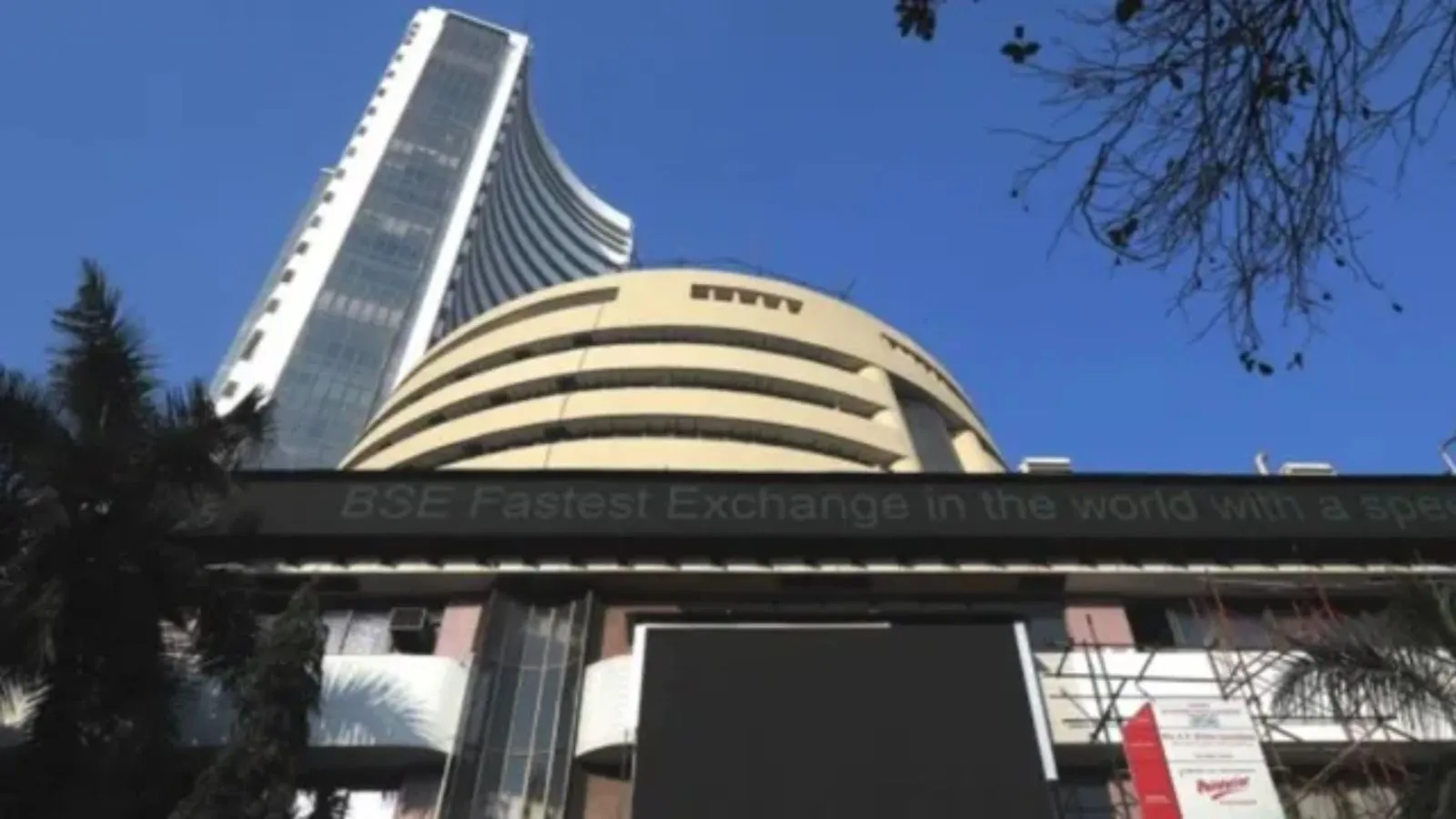 Indian stock markets log worst weekly losing streak in 25 years, fall another 1%