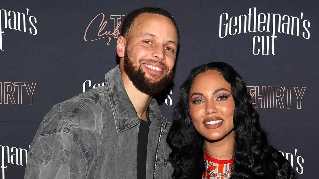 Stephen Curry and Ayesha Curry keep finding new ways to build together, this time 30 feet above a Broadway stage