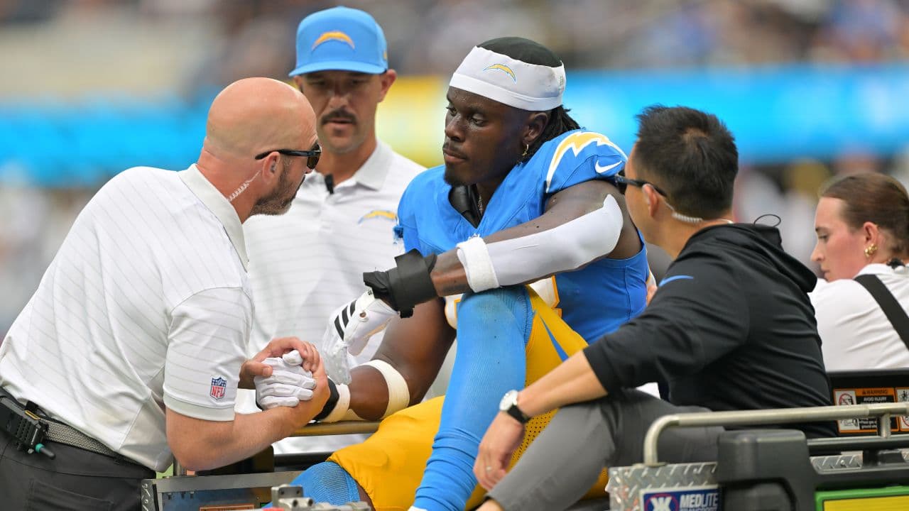 Chargers send TE David Njoku to IR with knee injury