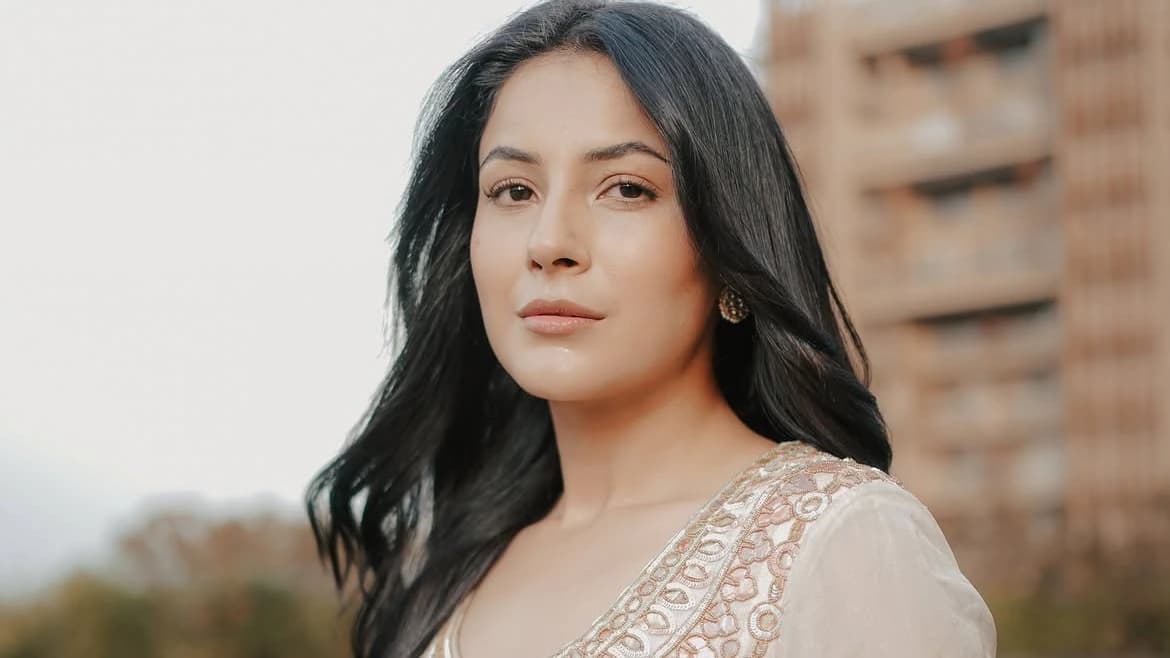 ‘अनपढ़-गंवार’ कहकर उड़ाया मजाक, वजन पर भी किया ट्रोल, भड़की एक्ट्रेस- आखिर दुनिया चाहती क्या है?