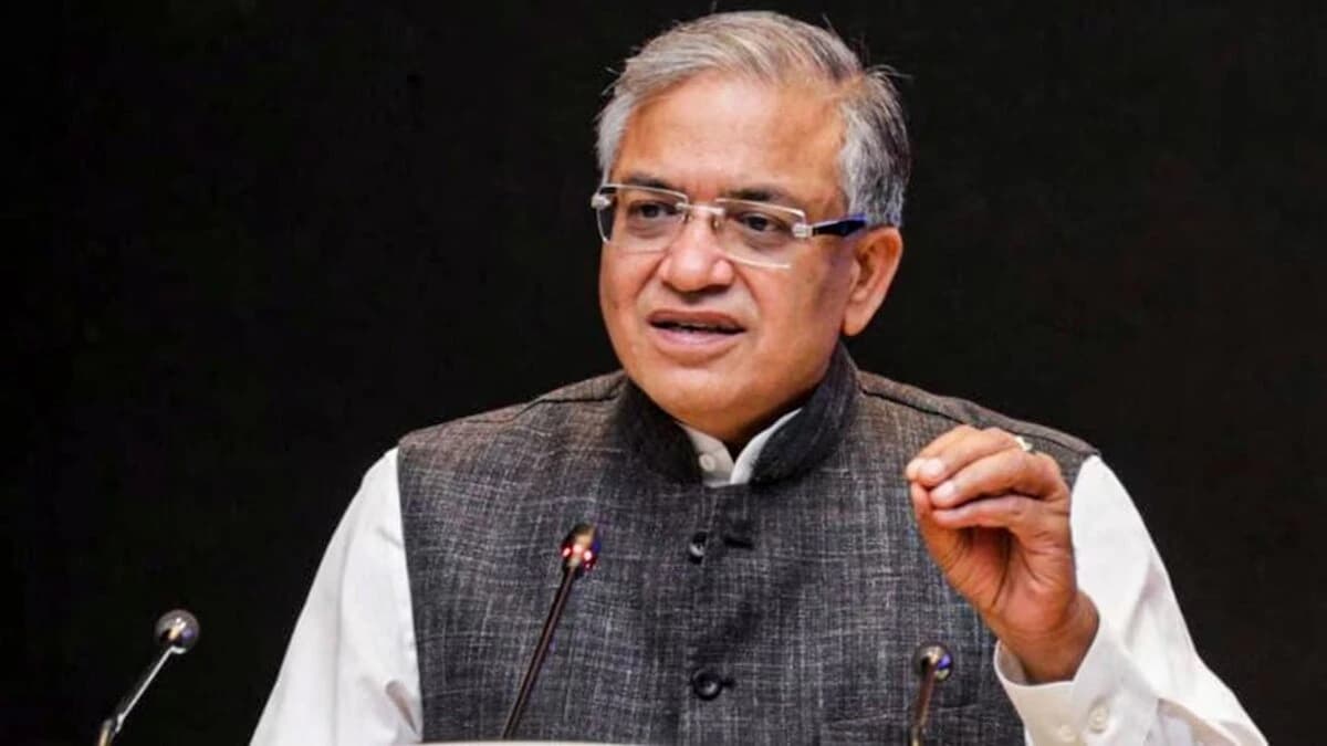 EXCLUSIVE: फॉर्म-6 में चेंज, 97 वोटरों का प्रश्न... चुनाव आयोग ने आजतक के सवालों पर क्या-क्या कहा?