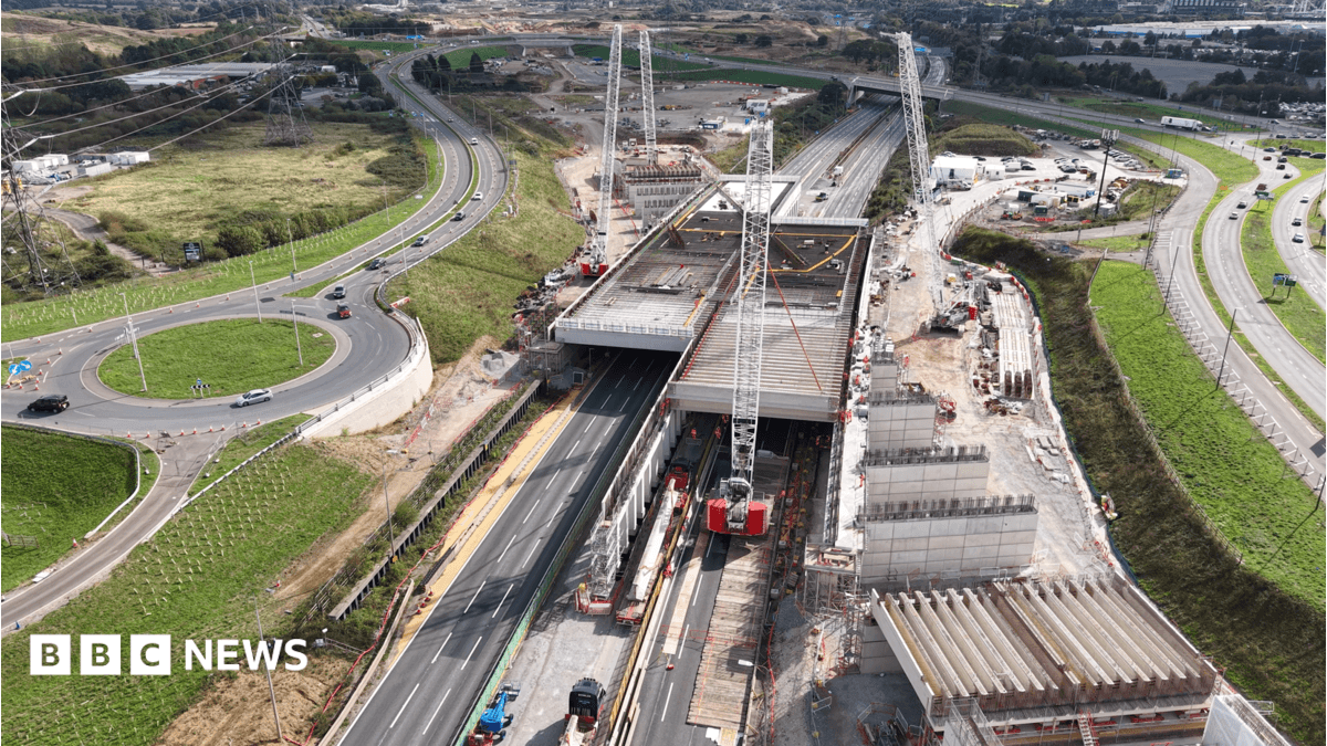 HS2 bridge lifts completed during weekend closure of M42