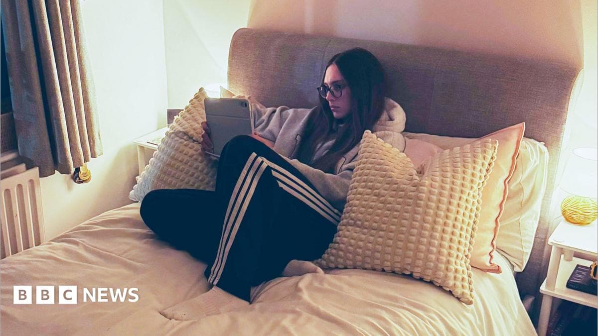 Fresh bedsheets and dusk walks: Experts' sleep tips for freshers