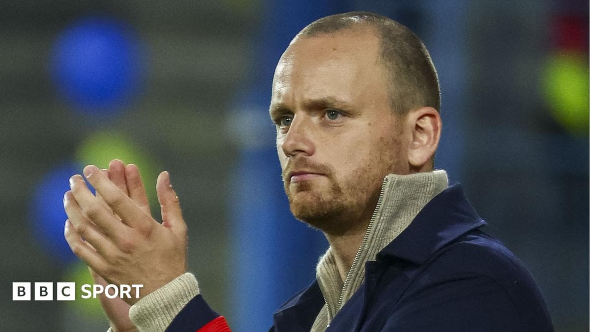 Hibs appoint Dutchman Reedijk as new manager