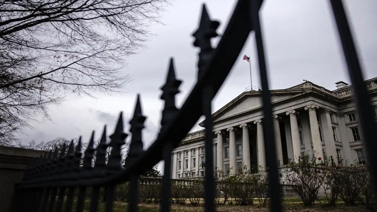 US long-bond yields renew 24-year high on resilient US spending