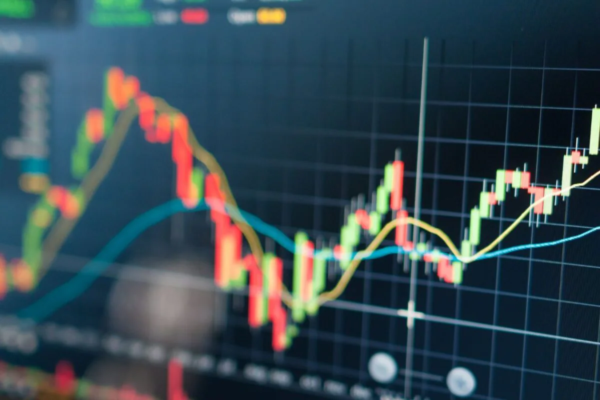 Stock Market Live: गिफ्ट निफ्टी सुस्त, कच्चा तेल 106 डॉलर के पार, जानें शेयर बाजार की सभी अपडेट्स
