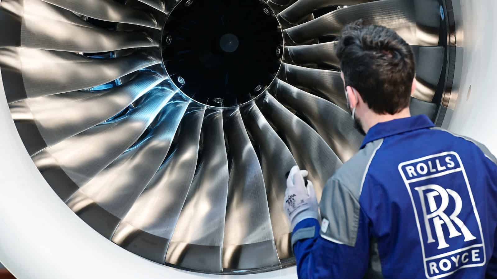 The bull and bear case for Rolls-Royce shares at £15