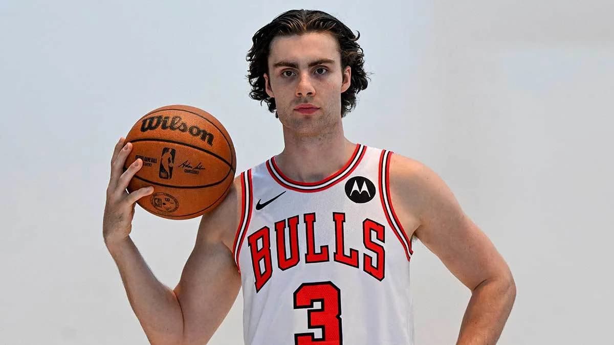 Bulls news: Josh Giddey pulls up for Bears-Eagles on Monday Night Football