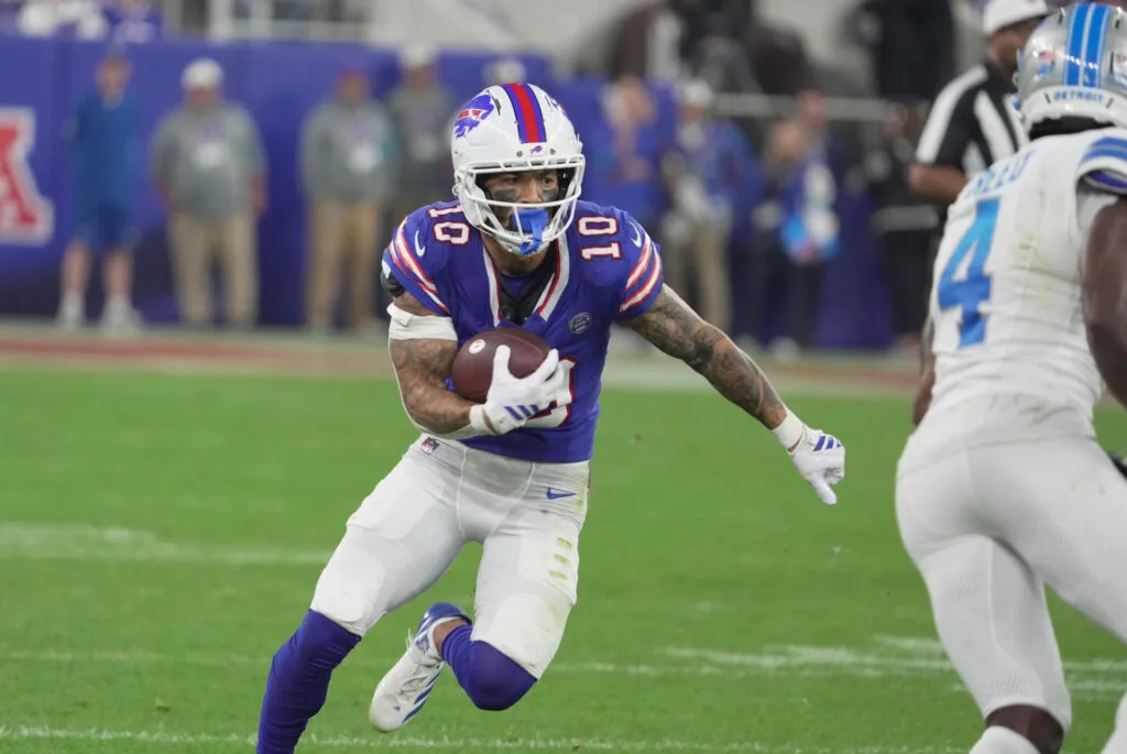Week 3 fantasy football start or sit: DJ Moore, Khalil Shakir