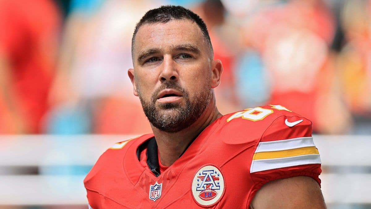 Chiefs Star Travis Kelce Reacts to Taylor Swift’s VMAs Outfit