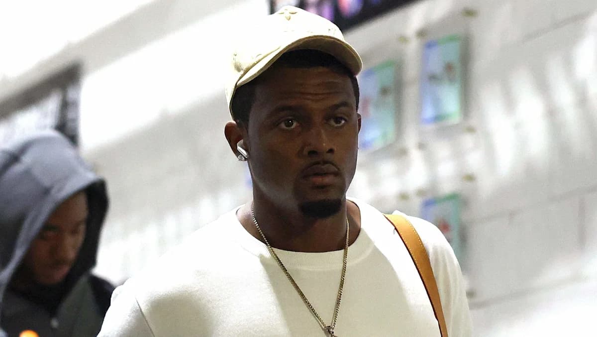 Browns Hit With Troubling Deshaun Watson Locker Room Report