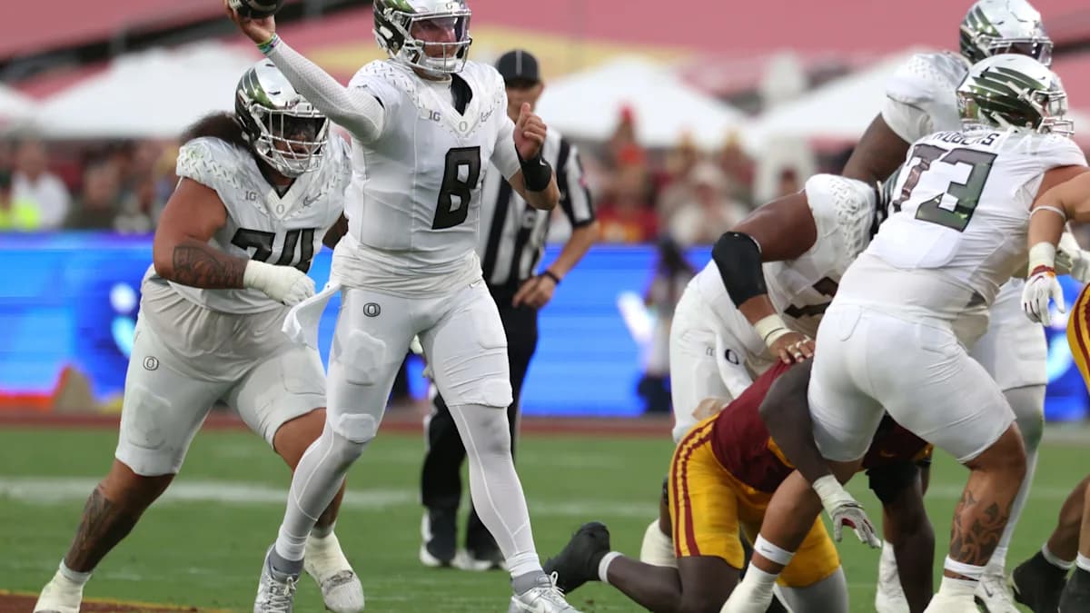 Oregon Overcomes Dante Moore Injury to Dominate USC