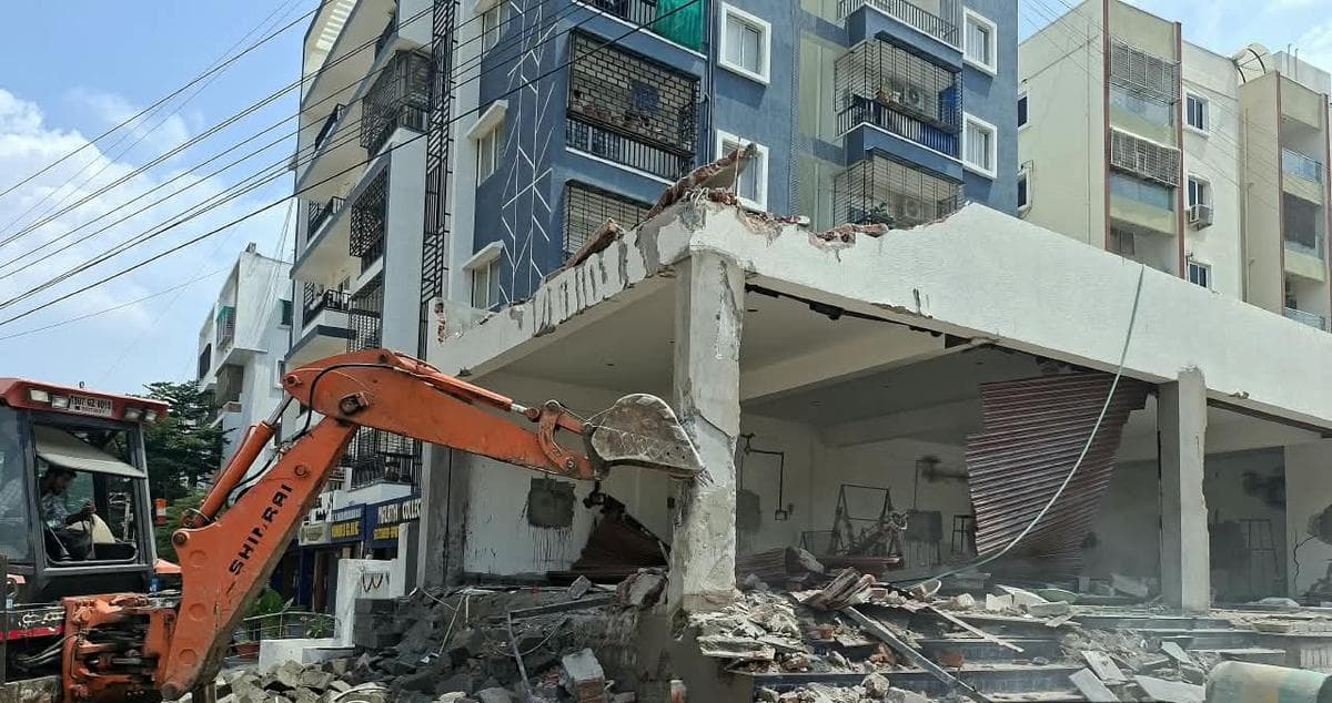Cyberabad civic body demolishes 15 unauthorised constructions