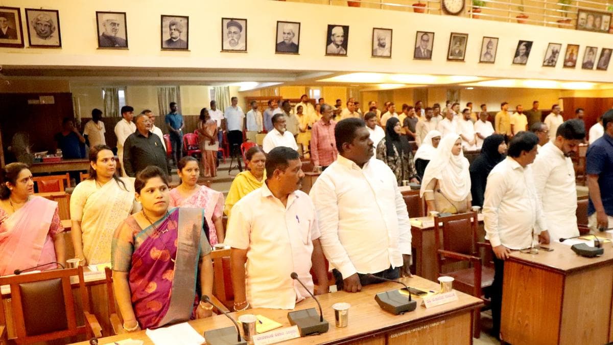 Confusion over rendition of Vande Mataram disrupts Belagavi civic body meeting