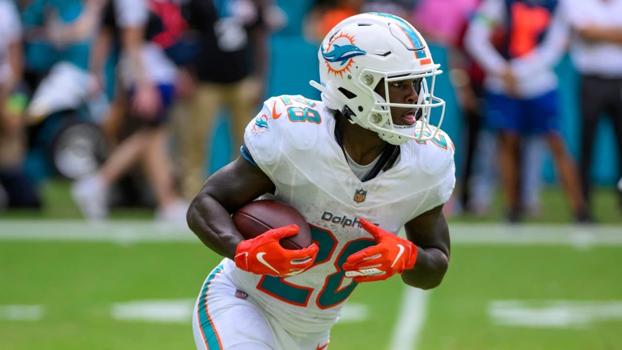 Report: Dolphins RB De’Von Achane done for season with torn ACL