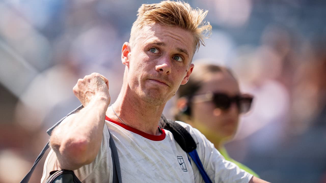 Canada's Shapovalov falls to Hurkacz in Chengdu Open semifinal