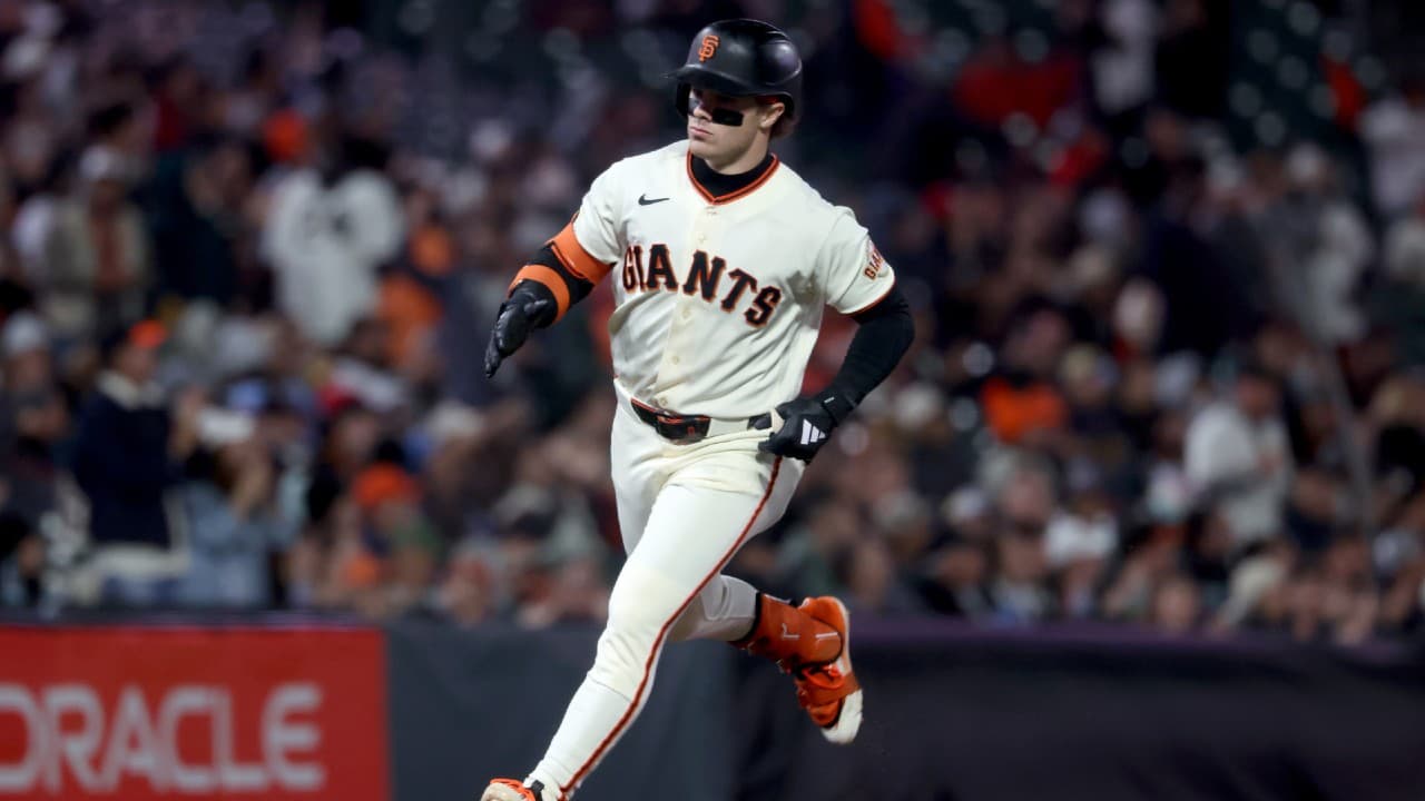 Gilbert powers Giants past Twins to break slump