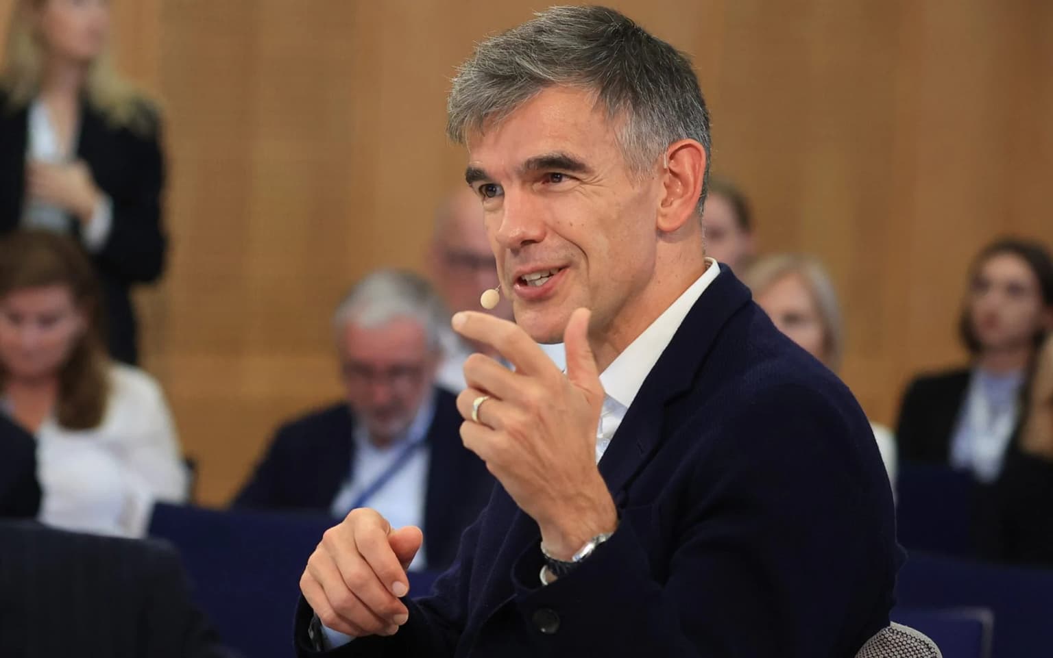 BBC boss would hire AI presenters